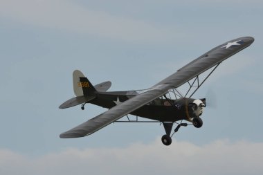 Piper J.3 Cub, L-4 Grasshopper, 2. Dünya Savaşı keşif uçakları ve irtibat uçakları