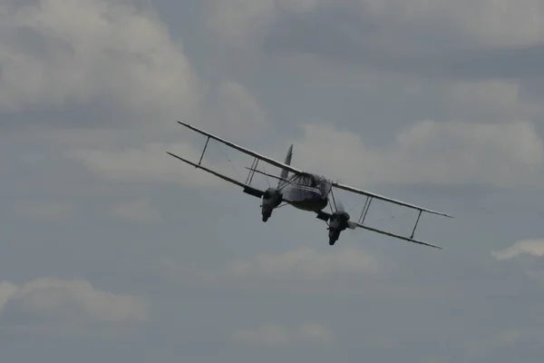 De Havilland DH.89 Dragon Rapide rocznik dwupłaszczyznowy samolot śmigłowiec — Zdjęcie stockowe