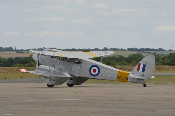 De Havilland DH.89 டிராகன் ரேபிட் விண்டேஜ் இரட்டை விமான ஹெலிகாப்டர் விமானம் — ஸ்டாக் புகைப்படம்