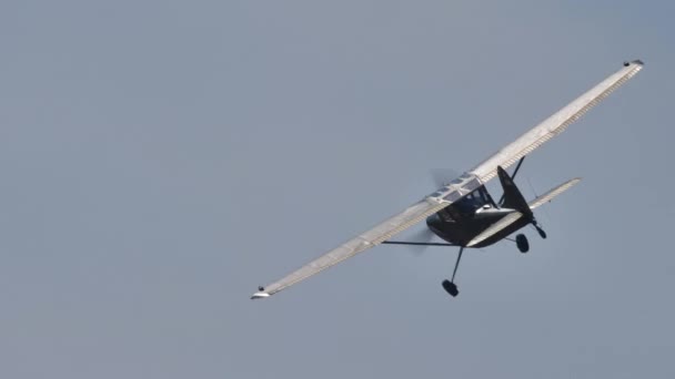 Aviones de observación utilizados como avistamiento de artillería y evacuación médica en la guerra de Vietnam — Vídeo de stock