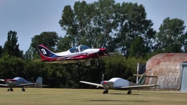 Maximum performance take-off for a small ultralight propeller plane — Stock Video