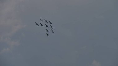 Frecce Tricolori, İtalyan Hava Kuvvetleri Aerobatik Takımı.
