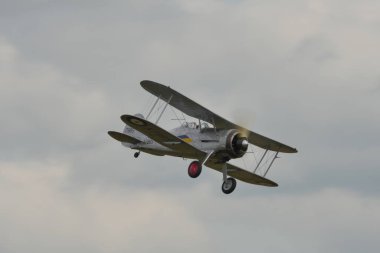 1930 'larda, 1940' larda ve 2. Dünya Savaşı 'nda çift kanatlı savaş uçağı.