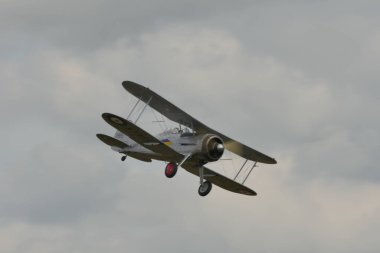 1930 'larda, 1940' larda ve 2. Dünya Savaşı 'nda çift kanatlı savaş uçağı.
