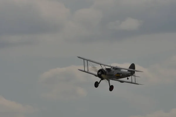 Avião de caça biplano da Força Aérea Real nas décadas de 1930, 1940 e Segunda Guerra Mundial — Fotografia de Stock