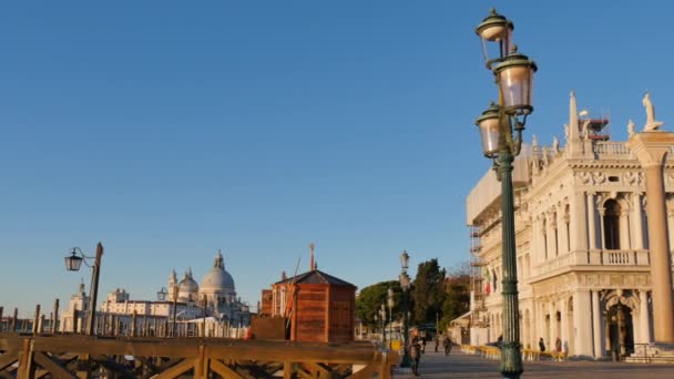 Biblioteca Nazionale Marciana, public library design by Sansovino — 비디오