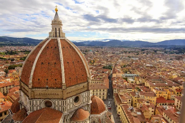 Florens: landskap med santa maria del fiore dome hdr Royaltyfria Stockfoton