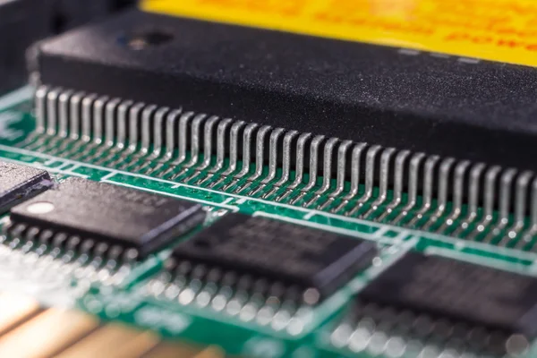 IC Pcb tahtada yüklemek 