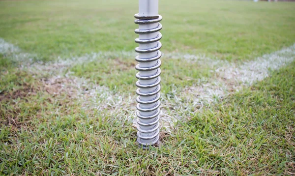 Campo de futebol relvado artificial, uma linha de marcador de canto — Fotografia de Stock