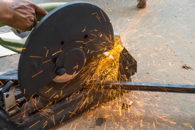 Çalışan çoğu kesim çelik tarafından aşındırıcı çark Kesim Makinası