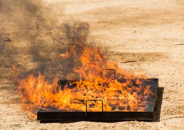 소방 시험 화재 누출 가스 탱크의 기본 훈련 — 스톡 사진