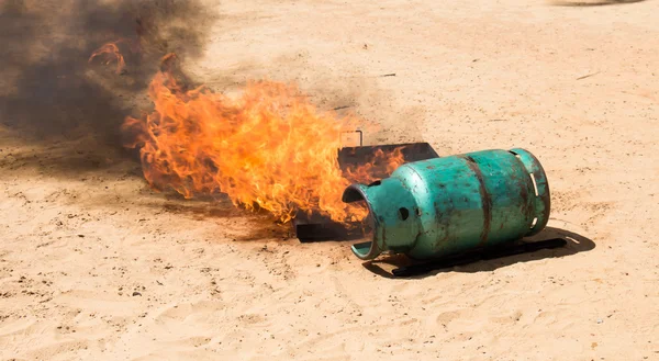 Demonstração inflamou um tanque de gás — Fotografia de Stock