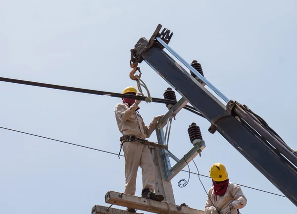 Manutenzione del sistema di distribuzione dell'energia 22 kv — Foto Stock