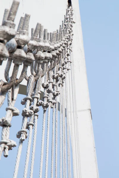 Il ponte di fune metallica — Foto Stock