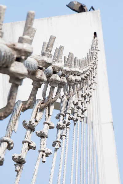 The wire metal rope bridge — Stock Photo, Image