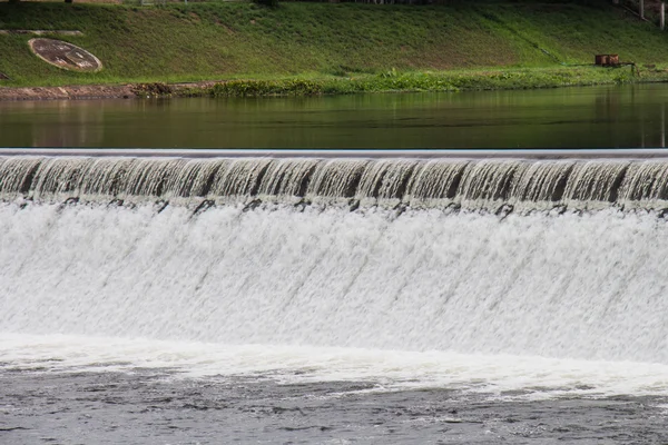 Reservoir aus Wasserkraftdämmen in Thailand — Stockfoto