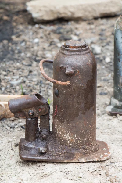 Stará hydraulický pojízdný zvedák — Stock fotografie