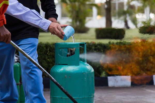 Uhasit požár od Lpg plyn po vodě — Stock fotografie