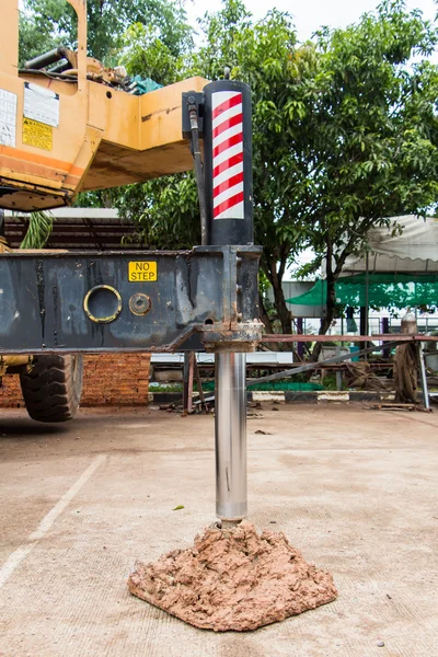 Stand crane penggunaan untuk mencegah operasi derek runtuh karena — Stok Foto