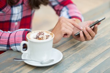 Cep telefonu manifatura
