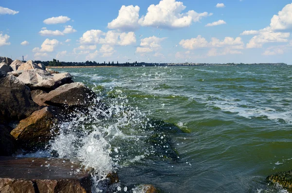 Seascape, bay, waves and rocks — Stock Photo, Image