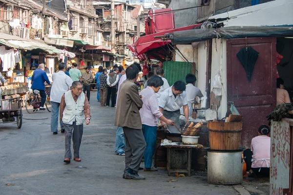 Outdoor kitchen on a street in Shanghai — Stock Photo, Image