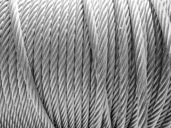 dayanıklı çelik kablo yerleştirilmiştir