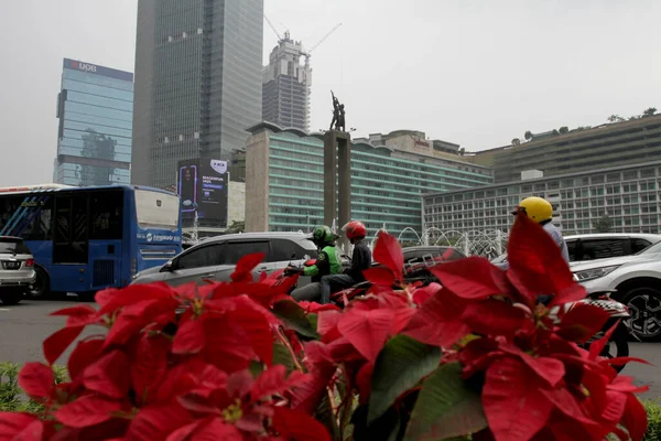 Roundabout Bundaran 교통은 가운데에 Tugu Selamat Datang Tugu Selamat Datang — 스톡 사진