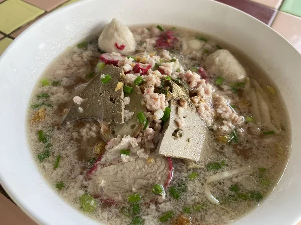 Masadaki Tatlı Erişteyi Kapat — Stok fotoğraf