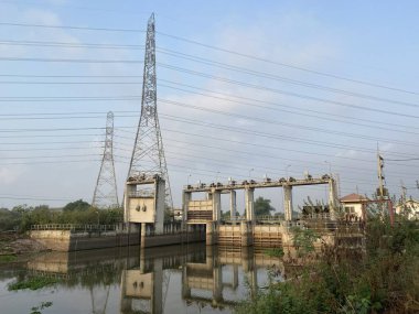 Tayland 'daki barajı kapatın.