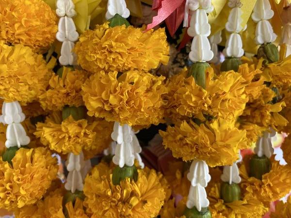 Marigold Flowers Garland Texture — Stock Photo, Image