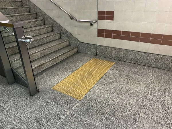 Lépcsők Bezárva Vasútállomáson — Stock Fotó