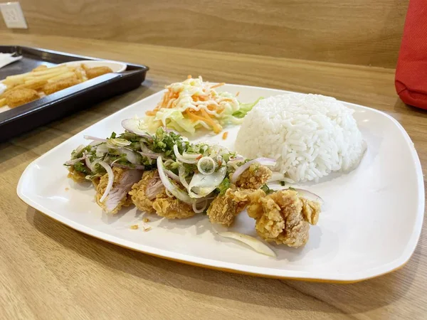 Yummy Spicy Chicken Fried Rice — Stock Photo, Image