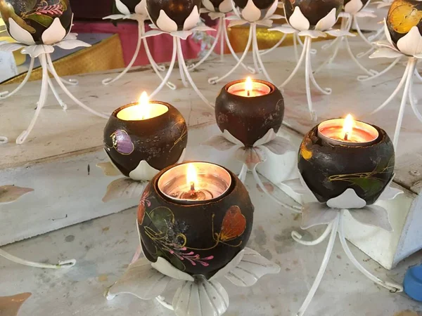 公共庙宇里的蜡烛 — 图库照片