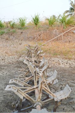 Kuru topraktaki havacıyı kapat.