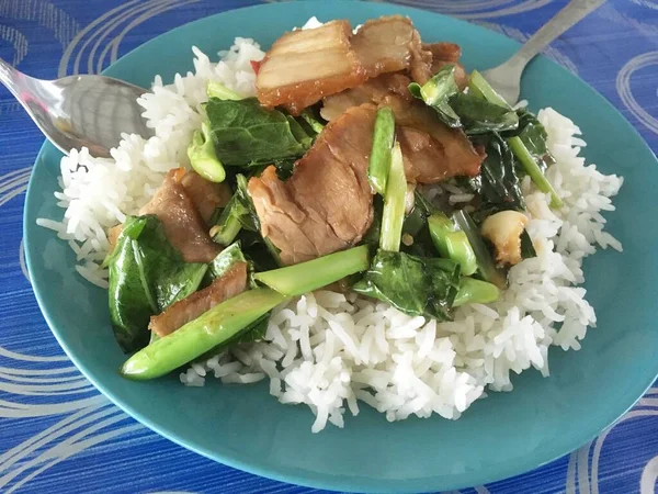 Brócolis Chinês Couve Chinesa Frita Com Carne Porco Crocante Lado — Fotografia de Stock