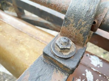 Endüstri sahasındaki demir eklemlerini kapatın.