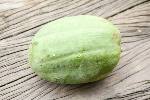 Groen Papaja Fruit Houten Plank — Stockfoto