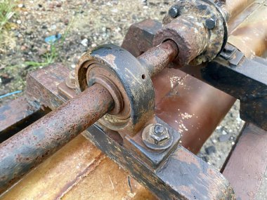 Endüstri sahasındaki demir eklemlerini kapatın.