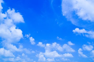 Mavi gökyüzü ve beyaz bulut