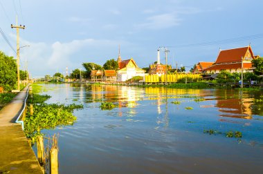 Waterfront Wat Preng Ratbumroong