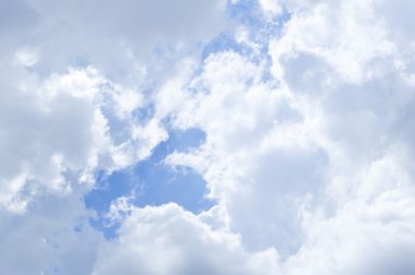 Mavi gökyüzü ve beyaz bulut