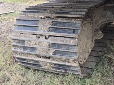 Sahadaki eski traktör.