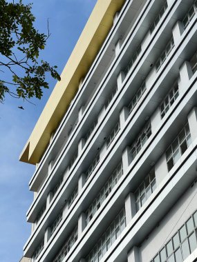 Şehrin modern binası