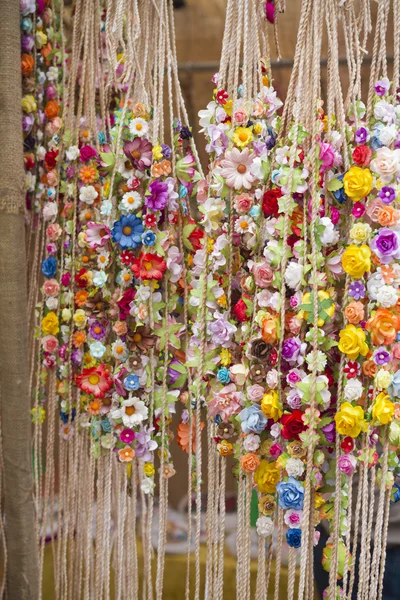 Handgjorda kransar av blommor — Stockfoto