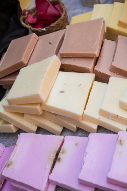 Renkli sabunlar el yapımı