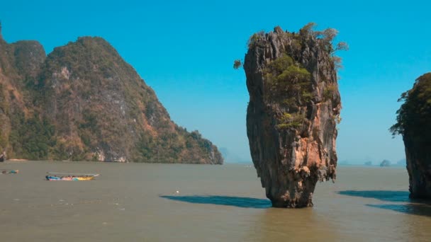 James Bond Rock in the Phang Nga Bay — Stock Video