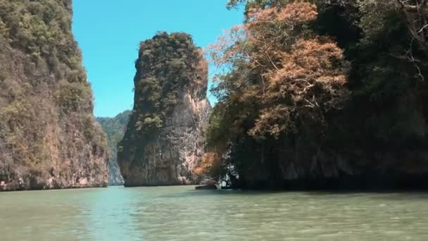 James Bond Rock in der Phang Nga Bucht — Stockvideo