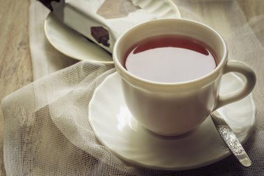 Fincan çay ve kek ile