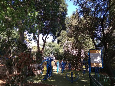 Dağda ve dağın altında harika bir şehir